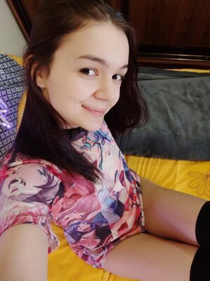 Bild markiert mit: Brunette, Camgirl, Chaturbate, MeowMeowMay