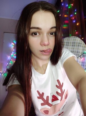 Bild markiert mit: Brunette, Camgirl, Chaturbate, MeowMeowMay