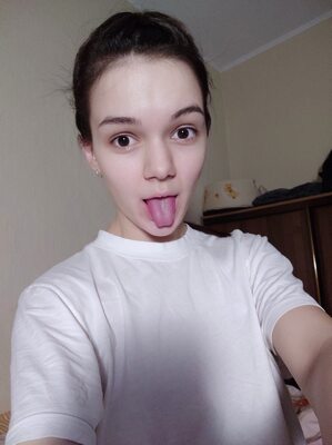 Bild markiert mit: Brunette, Camgirl, Chaturbate, MeowMeowMay