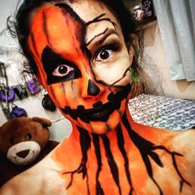 Bild markiert mit: Brunette, Camgirl, GweenBlack, Eyes, Halloween