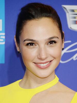 Bild markiert mit: Brunette, Gal Gadot, Celebrity - Star, Eyes, Face, Israeli, Safe for work, Smiling