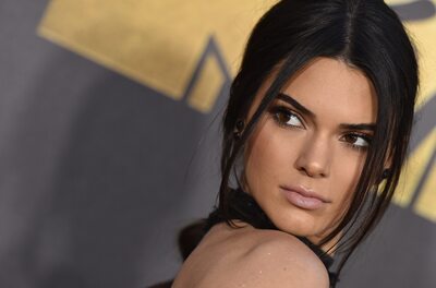 Bild markiert mit: Brunette, Kendall Jenner, American, Celebrity - Star, Eyes, Face, Safe for work, Sexy Wallpaper