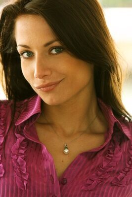 Bild markiert mit: Brunette, Natacha Nies-Piotrowski, Belgian, Cute, Eyes, Safe for work, Smiling