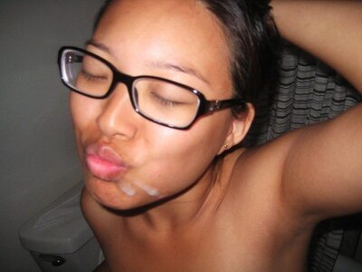 Bild markiert mit: Cumshot, Brunette, Facial