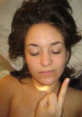 Bild markiert mit: Cumshot, Brunette, Facial