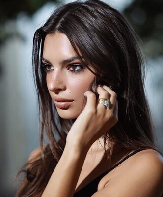 Bild markiert mit: Emily Ratajkowski, Brunette, American, Cute, Eyes, Safe for work