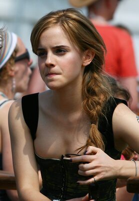 Bild markiert mit: Emma Watson, English, Redhead, Celebrity - Star, Cute, Small Tits