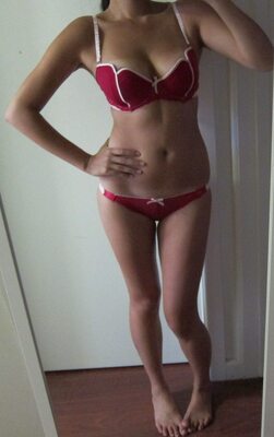 Bild markiert mit: Feet, Legs, Lingerie, Selfie, Tummy