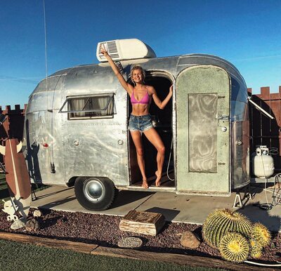 Bild markiert mit: Skinny, Abby Neff, American, Bikini, Blonde, Feet, Legs, Smiling, Cute, Small Tits, Tummy