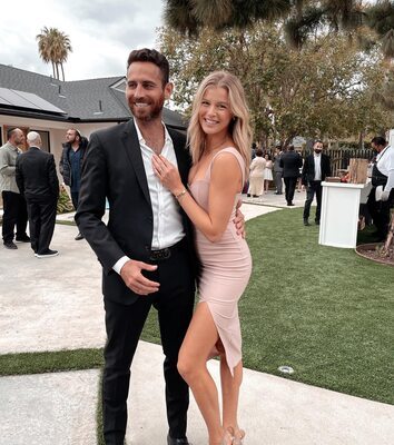 Bild markiert mit: Skinny, Abby Neff, American, Blonde, Legs, Smiling, Cute