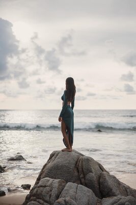 Bild markiert mit: Skinny, Alisa Arunahiran, Asian, Beach, Brunette, Legs, Thai, Ass - Butt, Cute