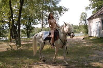Bild markiert mit: Skinny, Amazon, Blonde, MET Art, Marilu A, Boobs, Cute, Horse, Legs, Nature, Sexy Wallpaper, Tummy, Ukrainian