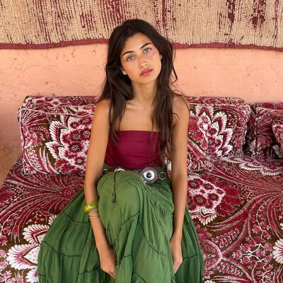 Bild markiert mit: Skinny, American, Brunette, Eyes, Meeya Dugied, Cute