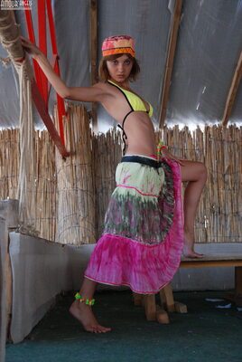 Bild markiert mit: Skinny, Amour Angels, Bikini, Erene - Vera B - Katya, Eyes, Feet, Kazantip, Redhead, Russian, Skokov, Cute