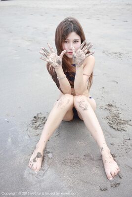 Bild markiert mit: Skinny, Asian, Beach, Bikini, Cute, Feet, Legs