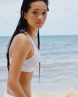 Bild markiert mit: Skinny, Asian, Brunette, Lily Chee, American, Beach, Bikini, Canadian, Cute, Eyes