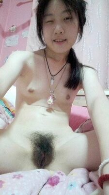 Bild markiert mit: Skinny, Asian, Flat chested, Hairy, Pussy, Selfie, Small Tits