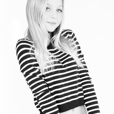 Bild markiert mit: Skinny, Black and White, Blonde, Morgan Cryer, American, Cute, Eyes