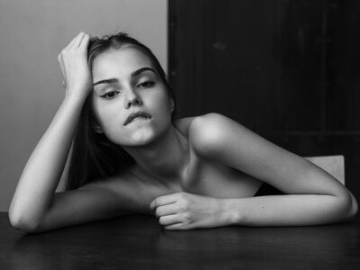 Bild markiert mit: Skinny, Black and White, Brunette, Miya, Cute, Eyes, Sexy Wallpaper