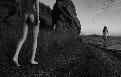 Bild markiert mit: Skinny, Black and White, Roman Filippov, 3 girls, Art, Ass - Butt, Feet, Legs, Nature, Sexy Wallpaper, Tummy