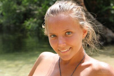 Bild markiert mit: Skinny, Blonde, By the Water, Katya Clover - Mango A, Watch4Beauty, Cute, Eyes, Face, Nature, Russian, Safe for work, Sexy Wallpaper, Smiling
