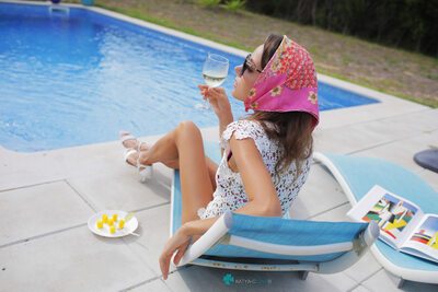 Bild markiert mit: Skinny, Blonde, Cafe Society, Katya Clover - Mango A, Legs, Russian, Sexy Wallpaper, katya-clover.com, Cute, Pool, Safe for work