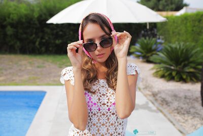 Bild markiert mit: Skinny, Blonde, Cafe Society, Katya Clover - Mango A, Russian, Sexy Wallpaper, katya-clover.com, Cute, Pool, Safe for work