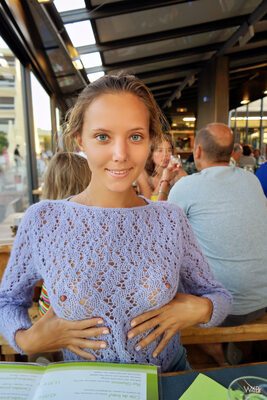 Bild markiert mit: Skinny, Blonde, Eyes, Greetings From Holiday, Katya Clover - Mango A, Russian, Smiling, Watch4Beauty, Cute
