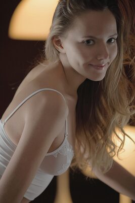 Bild markiert mit: Skinny, Blonde, Eyes, Intimate Experience, Katya Clover - Mango A, Russian, Smiling, X-Art, Cute, Lingerie