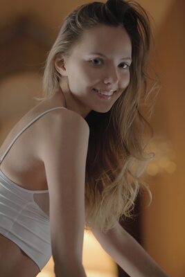 Bild markiert mit: Skinny, Blonde, Eyes, Intimate Experience, Katya Clover - Mango A, Russian, Smiling, X-Art, Cute, Safe for work