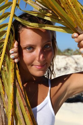 Bild markiert mit: Skinny, Blonde, Finica, Katya Clover - Mango A, MET Art, Beach, Cute, Face, Nature, Russian, Safe for work, Smiling