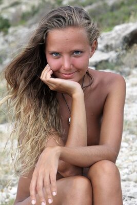 Bild markiert mit: Skinny, Blonde, Katya Clover - Mango A, MET Art, Sithonia, Cute, Nature, Russian