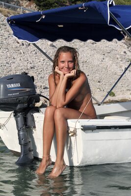 Bild markiert mit: Skinny, Blonde, Katya Clover - Mango A, MET Art, Verim, Boat, Cute, Russian, Smiling