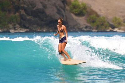 Bild markiert mit: Skinny, Blonde, Paula Díez, Bikini, Cute, Legs, Sexy Wallpaper, Sport, Surf, Tummy