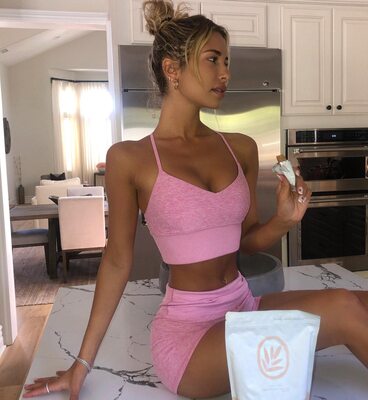 Bild markiert mit: Skinny, Blonde, Sierra Skye, Cute