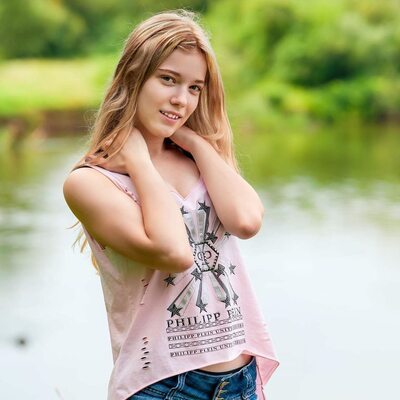 Bild markiert mit: Skinny, Blonde, Viktoriya Dorofeeva - Rare Tori - Red Royz, Cute, Eyes, Nature