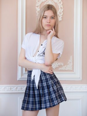 Bild markiert mit: Skinny, Blonde, Eyes, Viktoriya Dorofeeva - Rare Tori - Red Royz, Cute, Small Tits