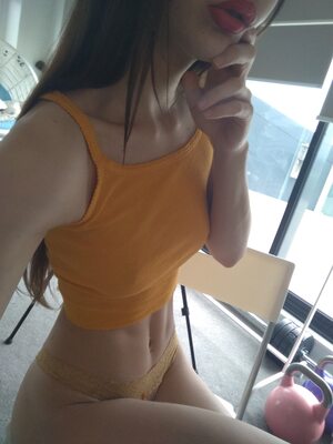 Bild markiert mit: Skinny, Brunette, Camgirl, ManyVids.com, MissAlice_94 - MissAlice_18, Selfie, nood.tv