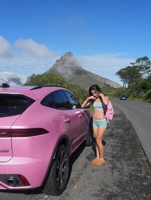 Bild markiert mit: Skinny, Brunette, Car, Fit, Ice Lolly Lauren - Lauren Lee - lauren111, Legs, Nature, Cute