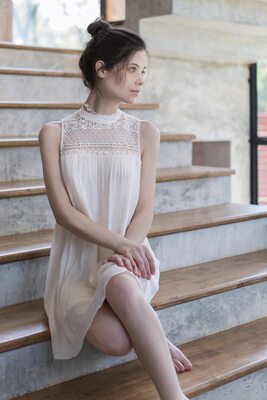 Bild markiert mit: Skinny, Brunette, Chloe Lewis - newchloe18, Canadian, Cute, Eyes, Legs, Safe for work