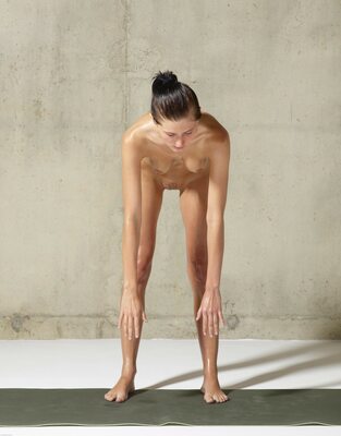 Bild markiert mit: Skinny, Brunette, Czech, Feet, Fitness - Part one, Hegre Art, Legs, Tereza, Cute, Small Tits