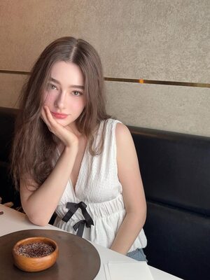 Bild markiert mit: Skinny, Brunette, Dasha Taran, Cute, Eyes, Russian, Shy