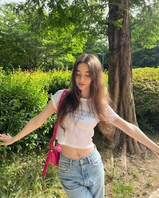 Bild markiert mit: Skinny, Brunette, Dasha Taran, Cute, Nature, Piercing, Russian, Safe for work, Tummy