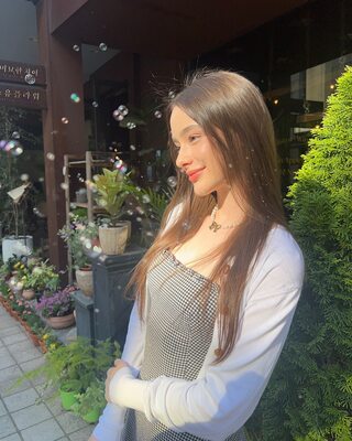 Bild markiert mit: Skinny, Brunette, Dasha Taran, Cute, Russian, Safe for work, Smiling