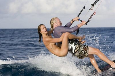 Bild markiert mit: Skinny, Brunette, Denni Parkinson, Richard Branson, Celebrity - Star, English, Feet, Kitesurf, Legs, Sexy Wallpaper, South African, Sport