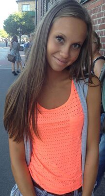 Bild markiert mit: Skinny, Brunette, Eyes, Smiling, Cute