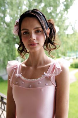 Bild markiert mit: Skinny, Brunette, Eyes, What is her name, Cute, Small Tits