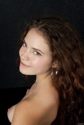 Bild markiert mit: Skinny, Brunette, Fekete Fal, Norma Joel - Renata L - Nastya N, Rylsky Art, Boobs, Cute, Eyes, Face, Smiling, Ukrainian