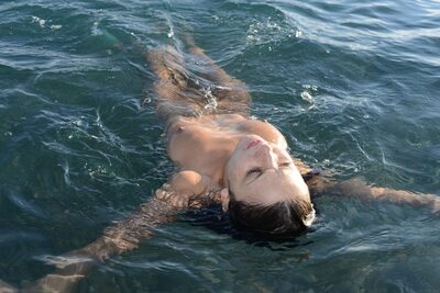 Bild markiert mit: Skinny, Brunette, Foncara, Foxy Di - Nensi B - Medina U, MET Art, Mikhail Paramonov - Paromov, Nature, Russian, Sexy Wallpaper, Cute, Small Tits