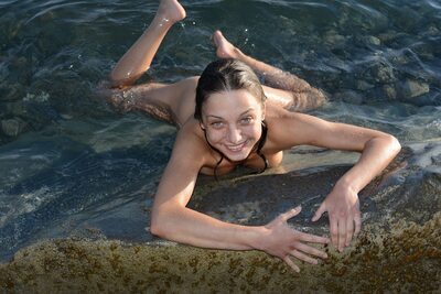 Bild markiert mit: Skinny, Brunette, Foncara, Foxy Di - Nensi B - Medina U, MET Art, Mikhail Paramonov - Paromov, Nature, Russian, Sexy Wallpaper, Smiling, Cute